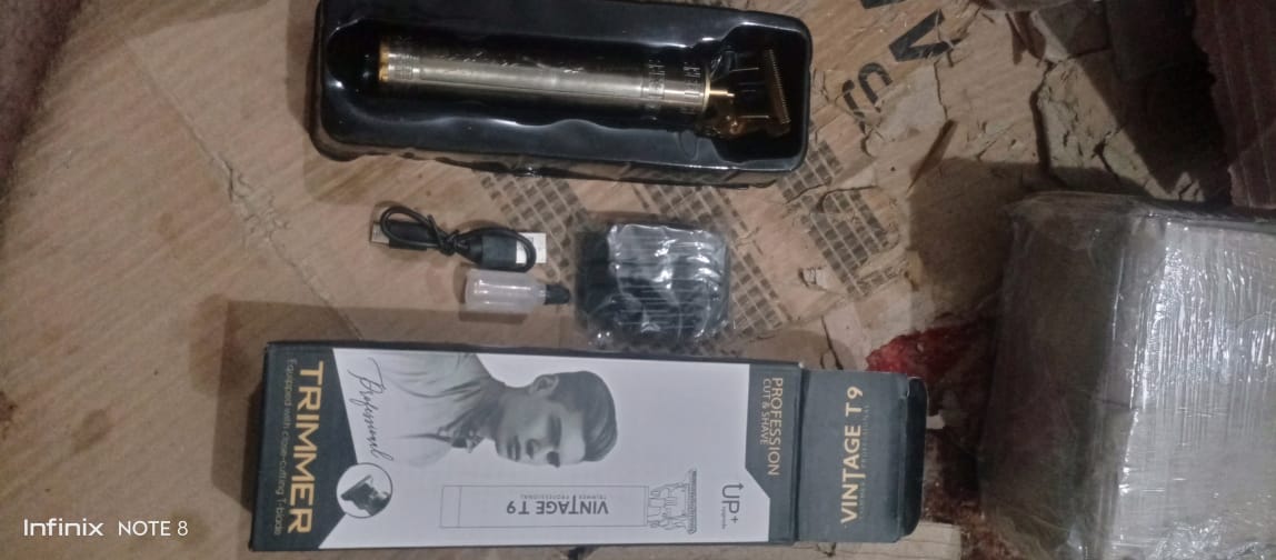 Vintage T9 professional trimmer close-cutting T-blade metal body delivered product